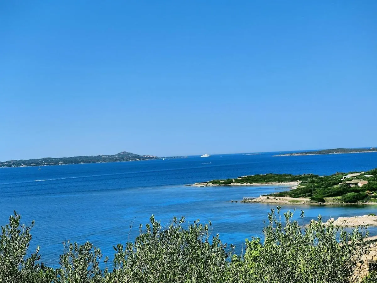 Bed and Breakfast A due passi olbia 0*,  Italia